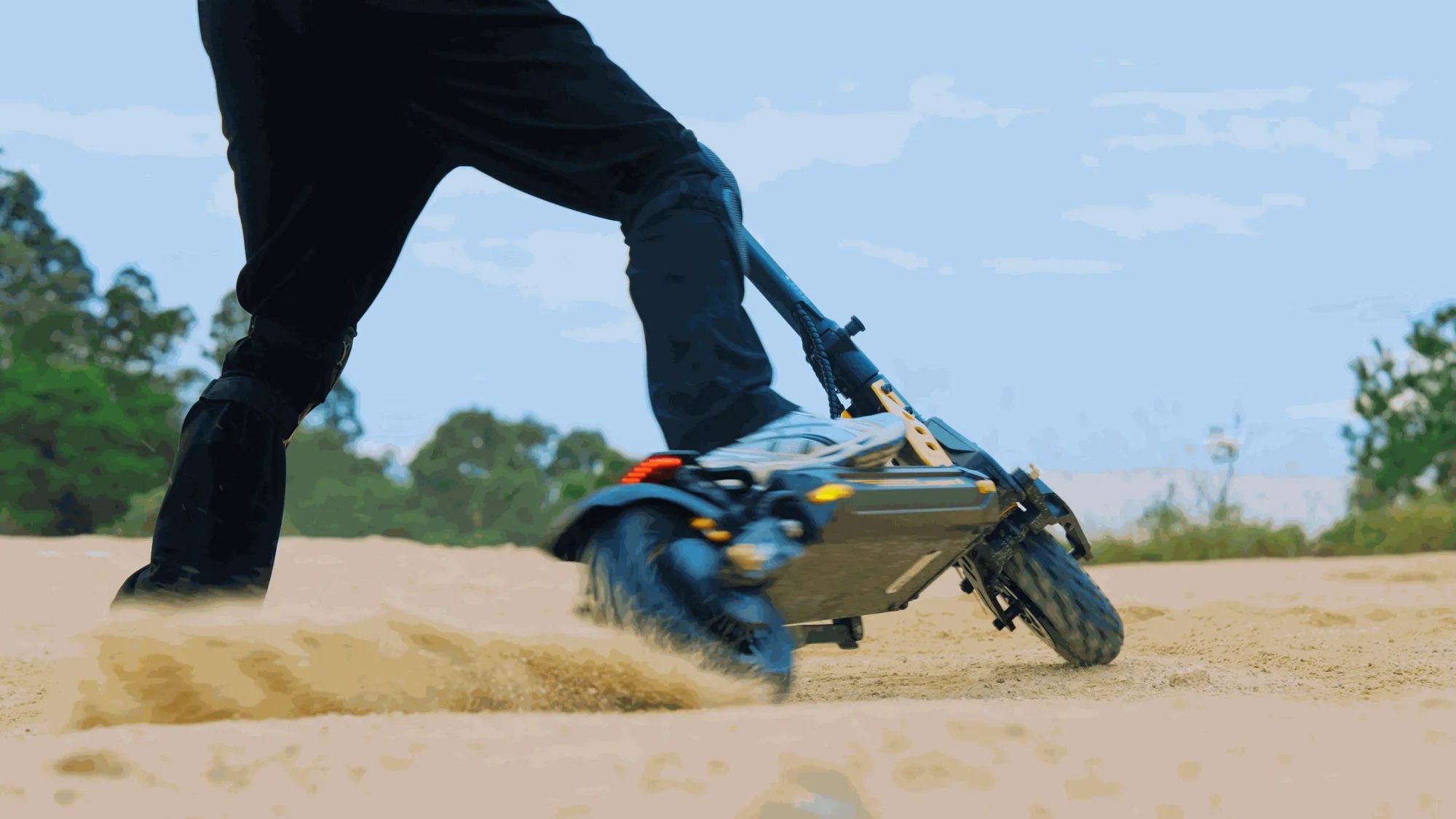 What kind of electric scooter is suitable for off-road?